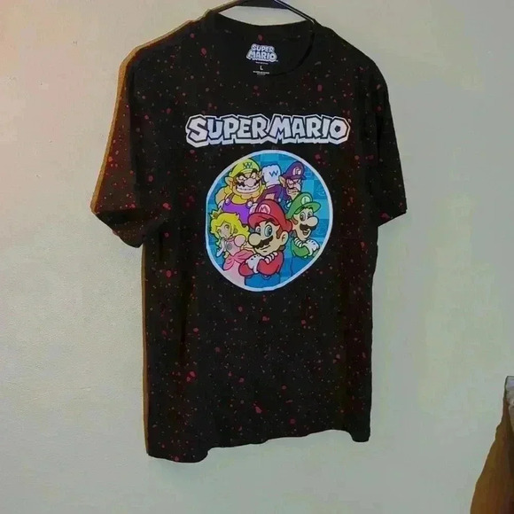 Super Mario T-shirt, black and red, size large - Picture 2 of 6